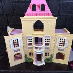 Foldable Doll House 