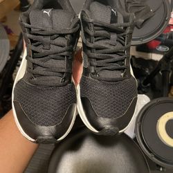 Women Puma Shoes 