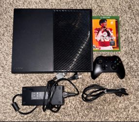 XBOX ONE CONSOLE WITH VIDEO GAME & CONTROLLER