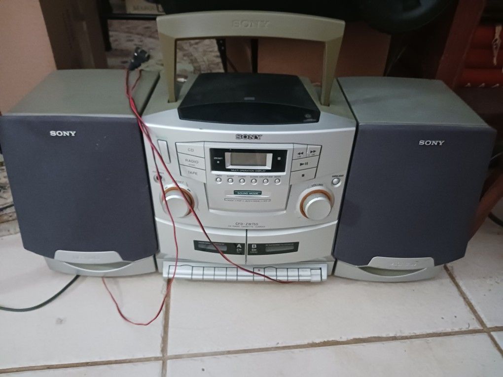 Sony Cd Stereo Boom Box Runs Gd 30 Firm
