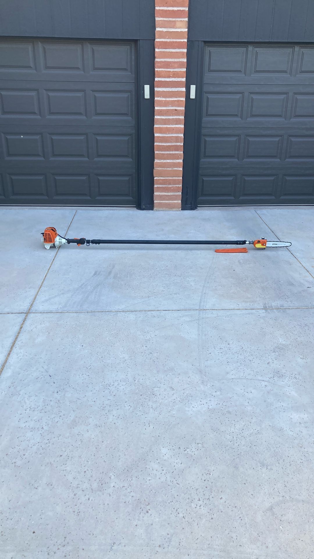 Stihl HT101 Extendable Pole Saw Tree Pruner.