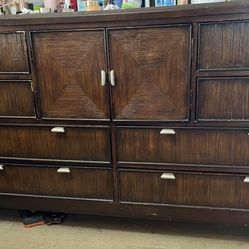 8 Drawer Dresser