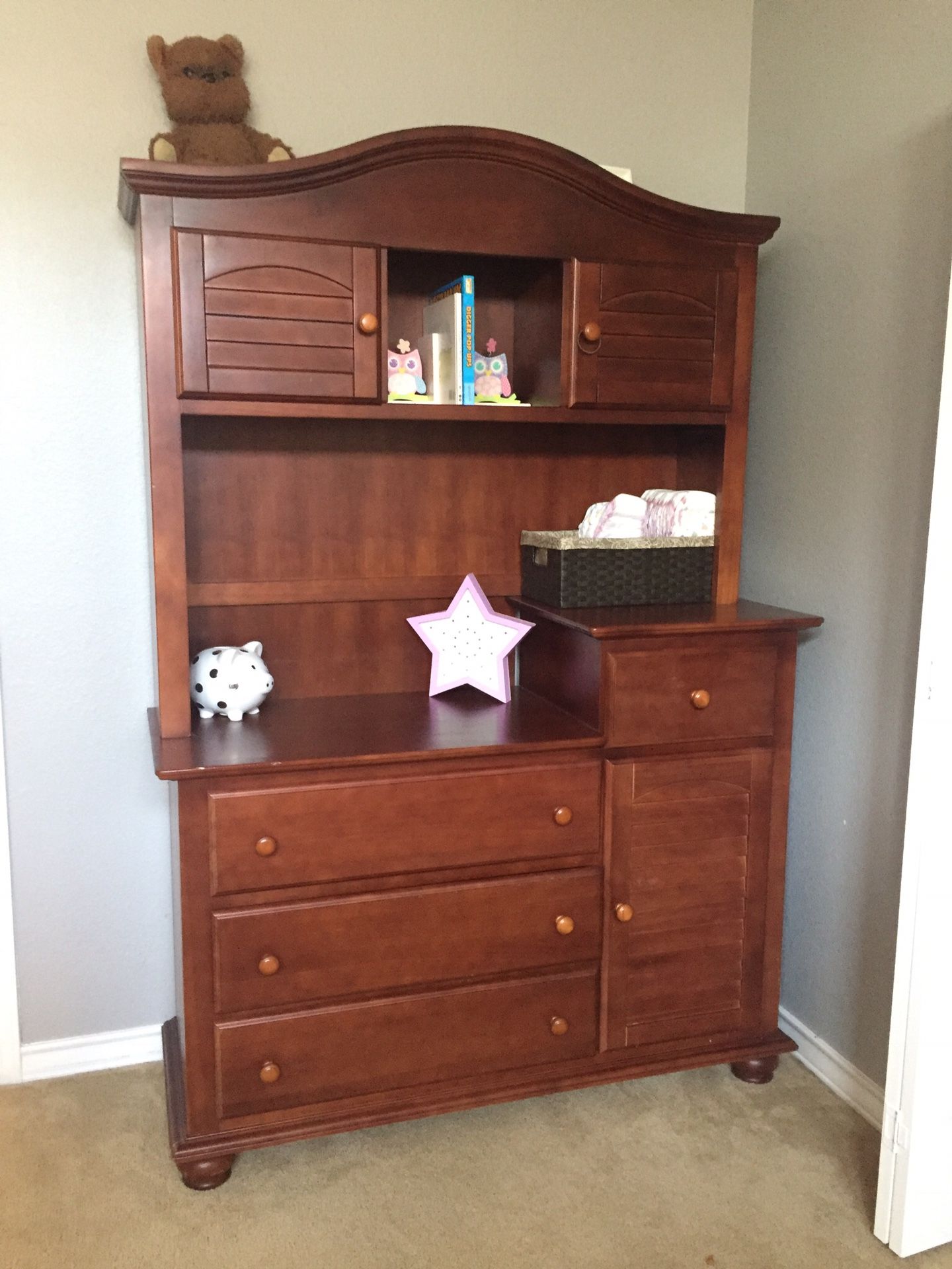 Baby’s Dream Furniture Convertible Crib, changing table, and hutch