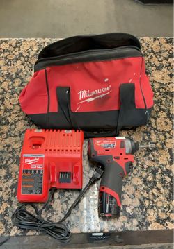 Milwaukee M12 Impact Driver with Charger and Bag