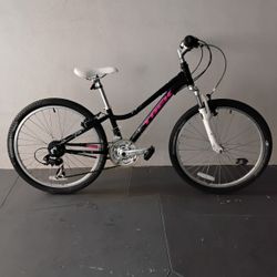 BICYCLE TREK 21 SPEED SIZE 24 BRAND NEW 