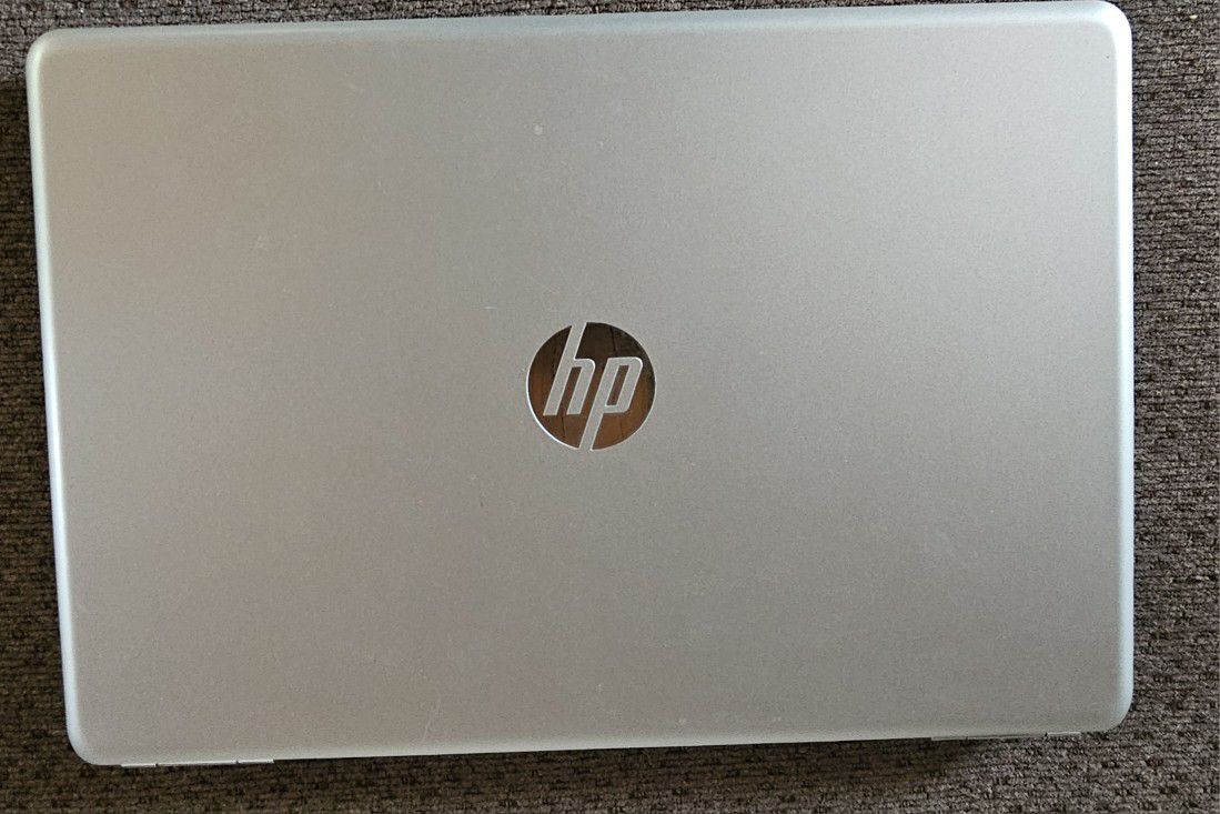 17" Hp Laptop w SSD