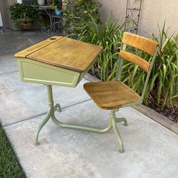 ANTIQUE “AMERICAN SEATING CO” TILT TOP CHILDRENS SCHOOL DESK W/ SWIVEL CHAIR (CIRCA 1930’S) 32”L X 24”W X 30”H