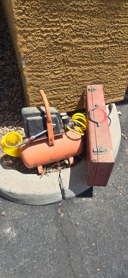 Portable Air Compressor with Coil Hose