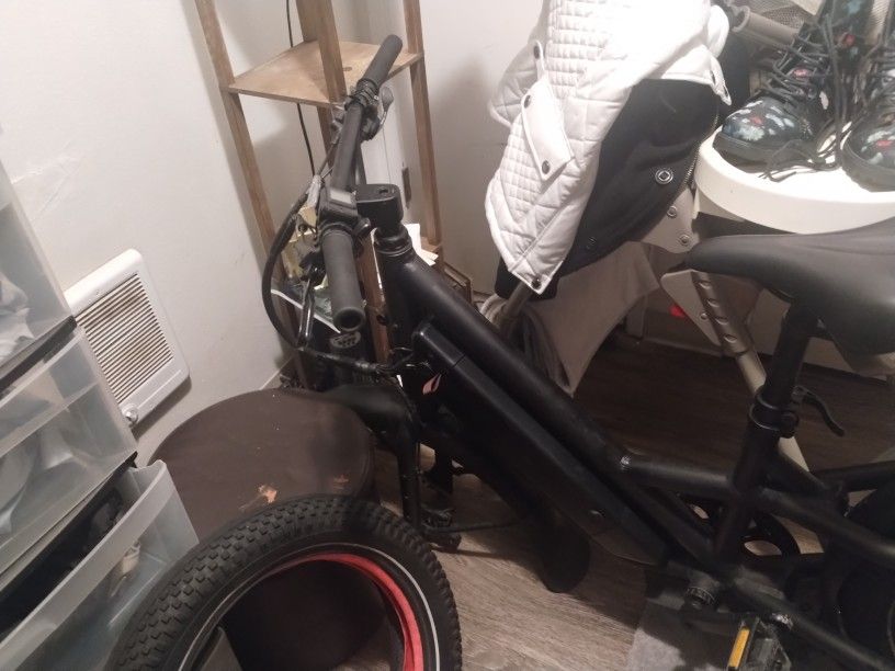 Specialized Hall St Black