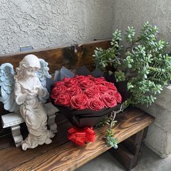 Red roses bouquet 