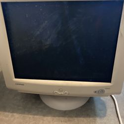 Compaq CRT 17” 17 Inch Bubble Computer monitor awesome for gaming