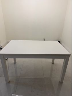 Mesa comedor  blanca tamaño ajustable