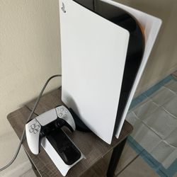 PS5 + CONTROLLER CHARGING STATION