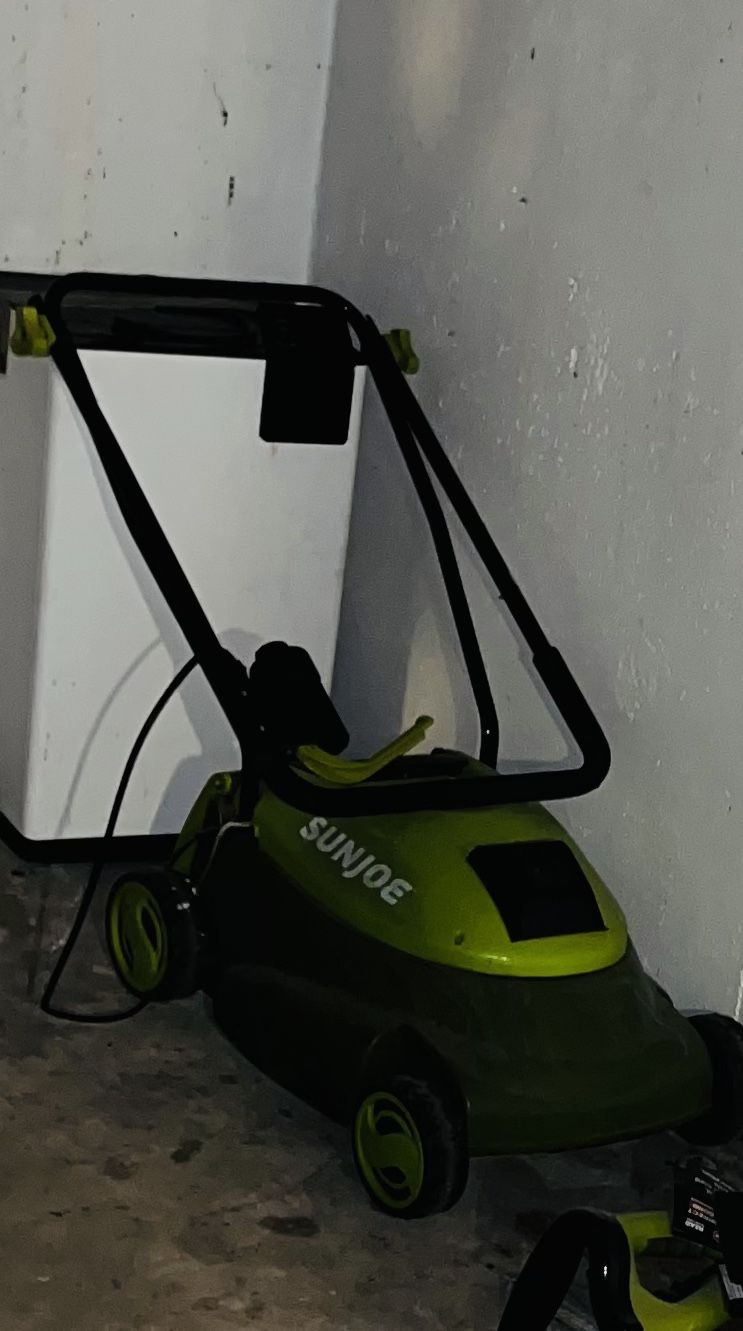 Sun Joe Electric lawn Mower