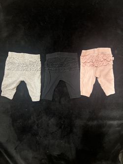 Newborn Girl Ruffle Bottom Joggers 3-Pack Pink, Black & Gray – Pre-Owned