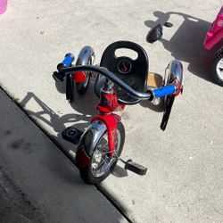 Schwinn tricycle for toddlers