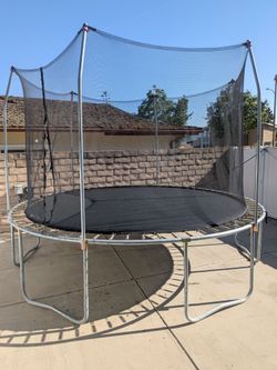 12 ft trampoline with net