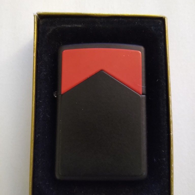 Vintage 1995 Marlboro Zippo Lighter
