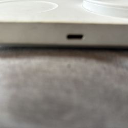 Belkin Dual Wireless Charger W One Magnetic Dock