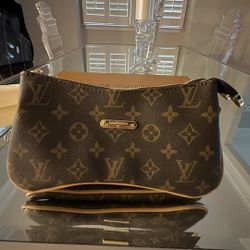 Classic Monogram crossbody With gold Chain And Strap