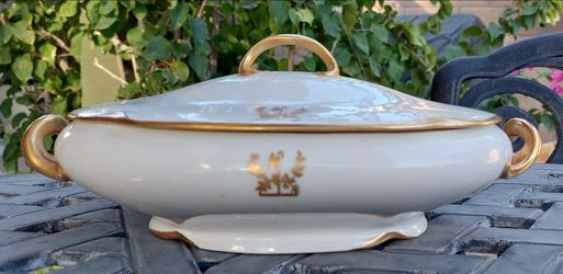 Haviland Limoges 10" Gold Rimmed Handled Covered Vegetable Serving Bowl