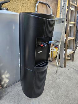 Water dispenser