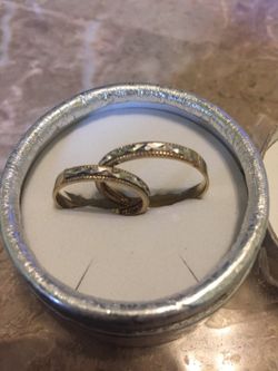 Anillos de compromiso de 10 kilates $200