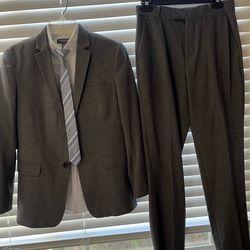 Boy’s Tuxedo and Dress Shoes/ size 18