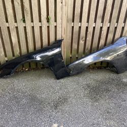02-05 BMW 7 Series - 2 Black Driver Side Fenders 
