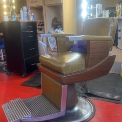 3 Koken  barber Chairs