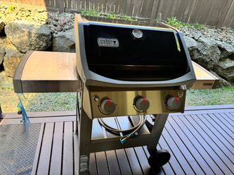 Weber Spirit II E-310 Natural Gas Grill — Used 3–4 Times, Cover + Mat Included