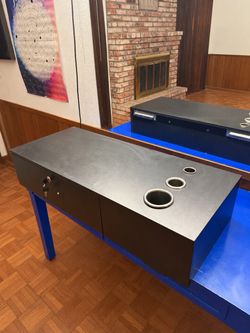 Floating salon station $40