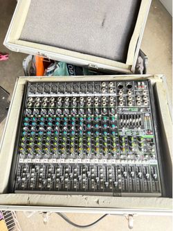 Mixer mackie fx16v2
