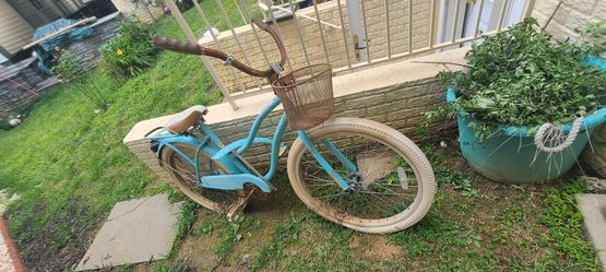 Huffy 26 Cranbrook Beach Cruiser Women’s bike