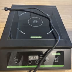 Kitchen Tek Black Steel Heavy-Duty Induction Cooktop - 240V, 3500 Watts - 20" x 15" x 5 3/4" - 1 count box