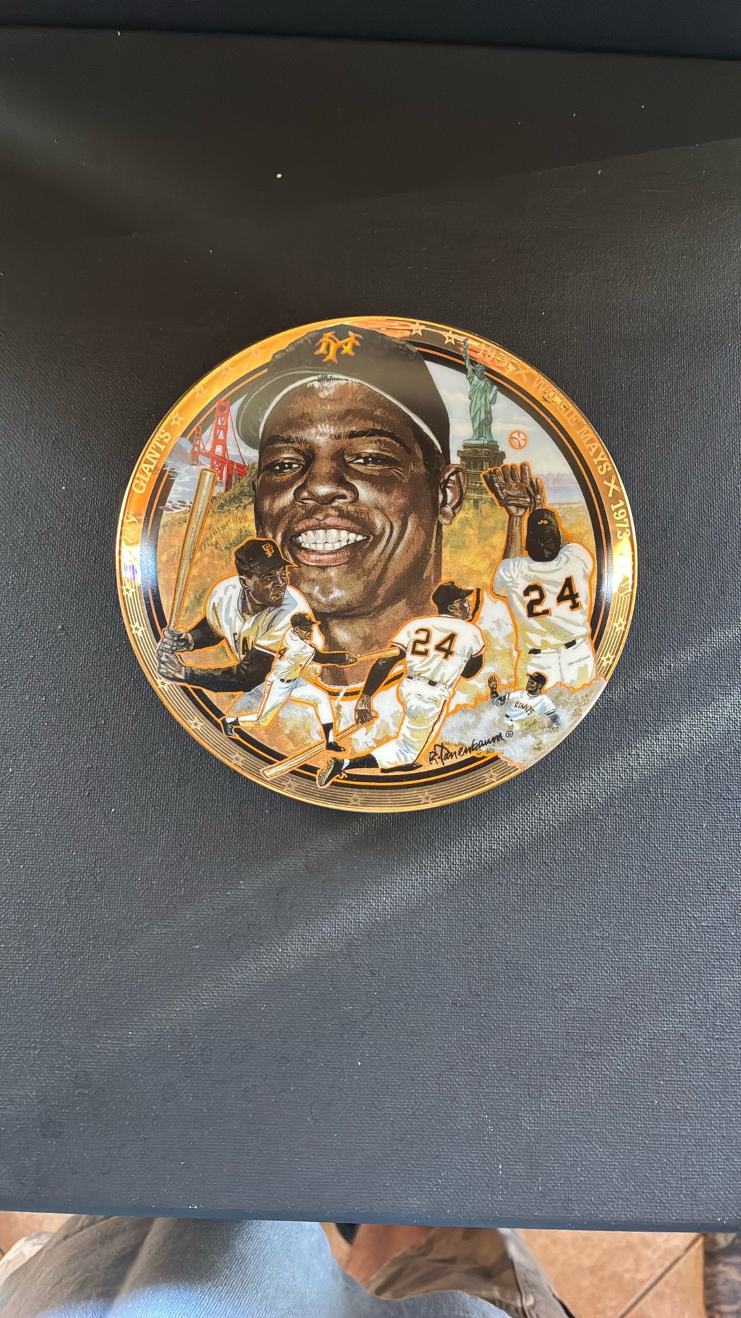 1992 “The Legendary Willie Mays” Hamilton Collection Plate #4422B