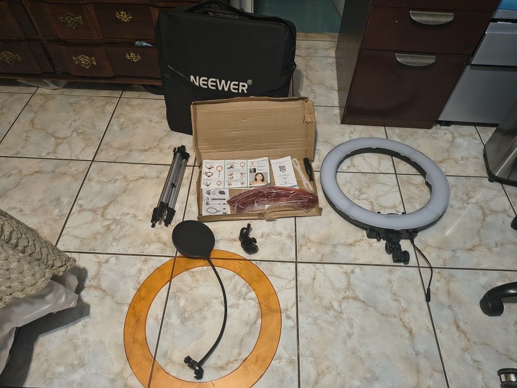 Neewer 18-inch LED Ring Light / Orange Filters  