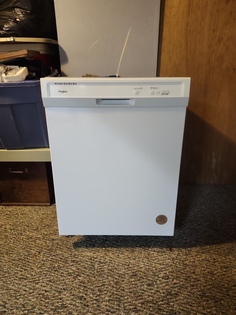 Whirlpool Dishwasher Brand New Used Once Model Wdf330pahw4
