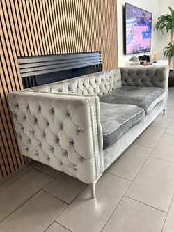 Rosdorf Park - Marlon 85 Velvet Tuxedo Arm Sofa