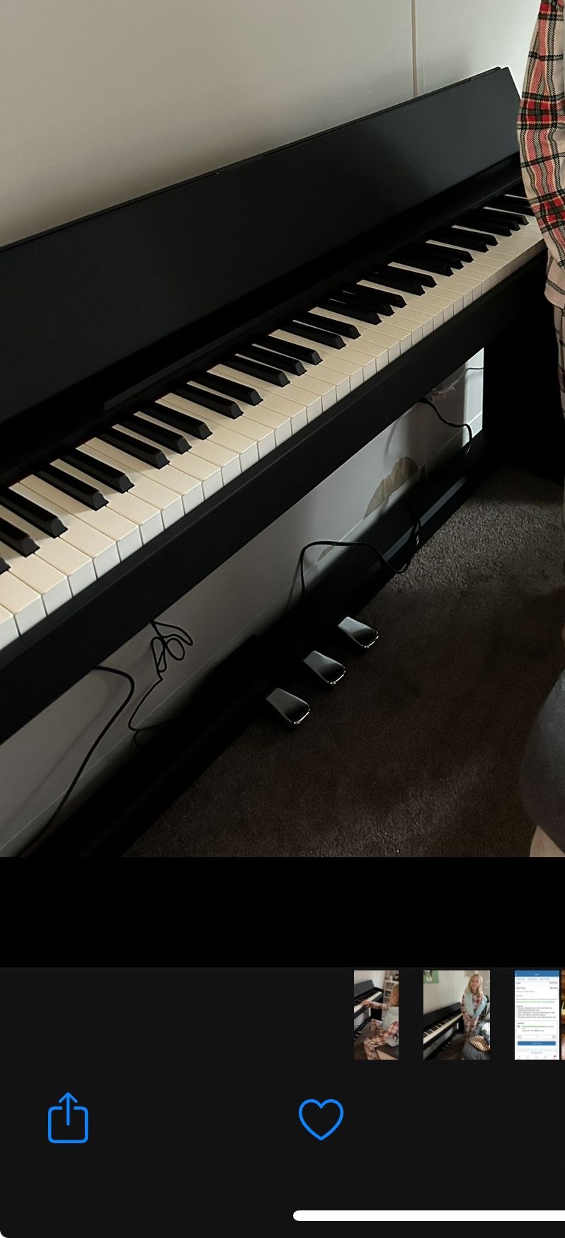 Roland F107 Digital Piano