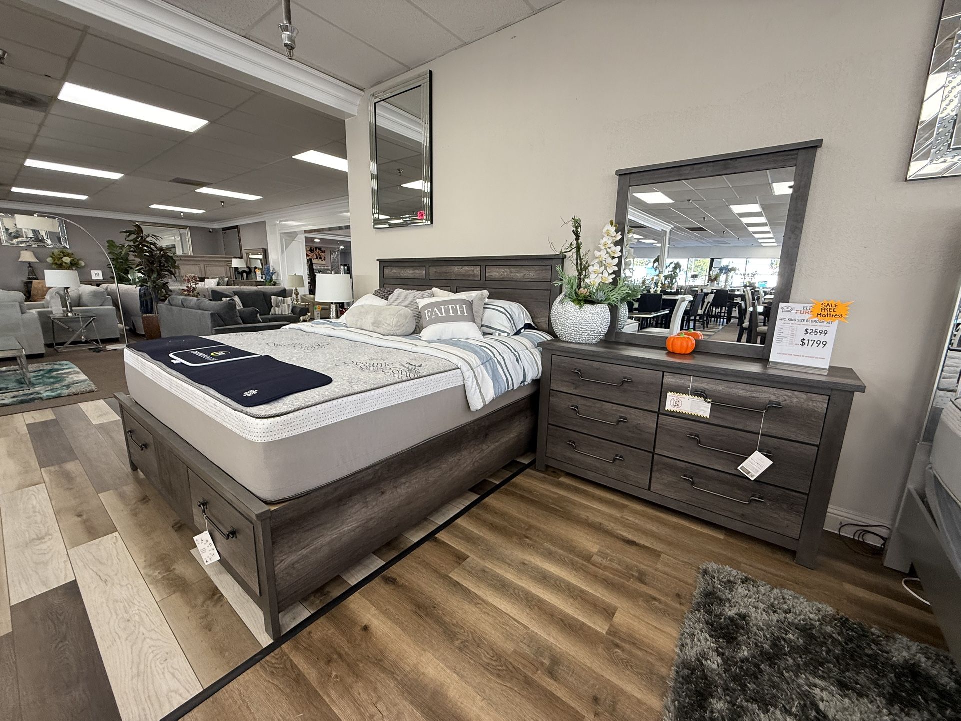 4 Pc King Bedroom Set With Free Mattress