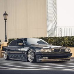 2001 BMW 740