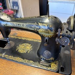 Singer Sawing Machine Antique