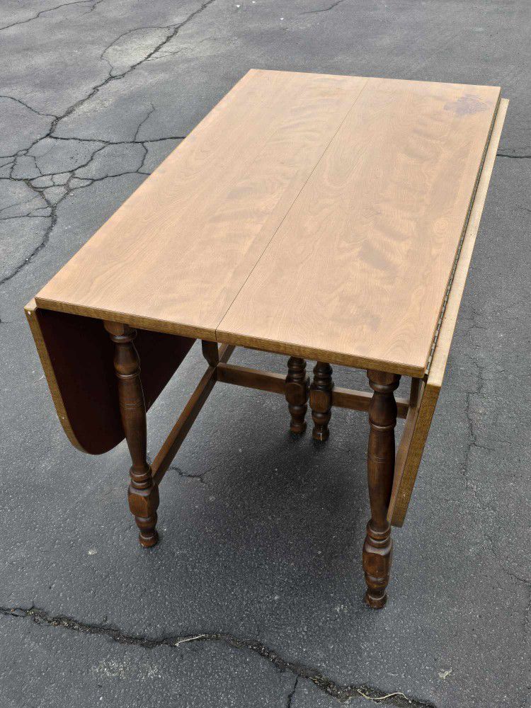 Nice real solid wood kitchen table 
