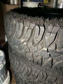 37x12.5R20 tires