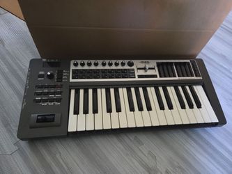 Roland EDIROL PCR-300 MIDI Controller Keyboard