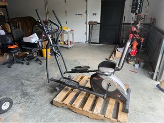 Elliptical exercise machine
