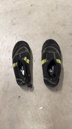 Water shoes size 5