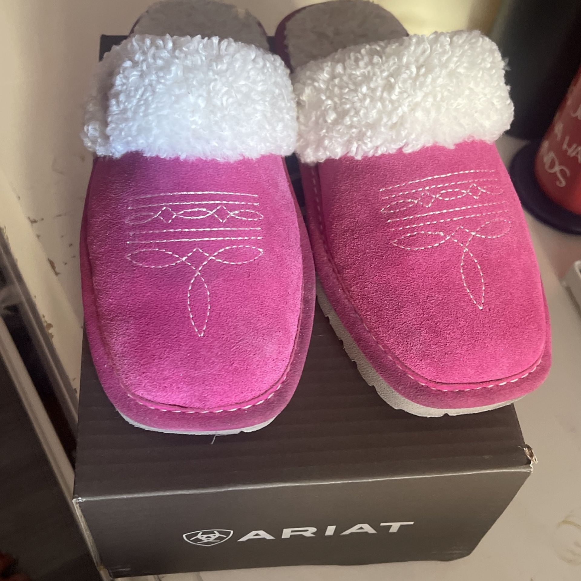 ariat boot slippers