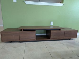 Extendable Media Console